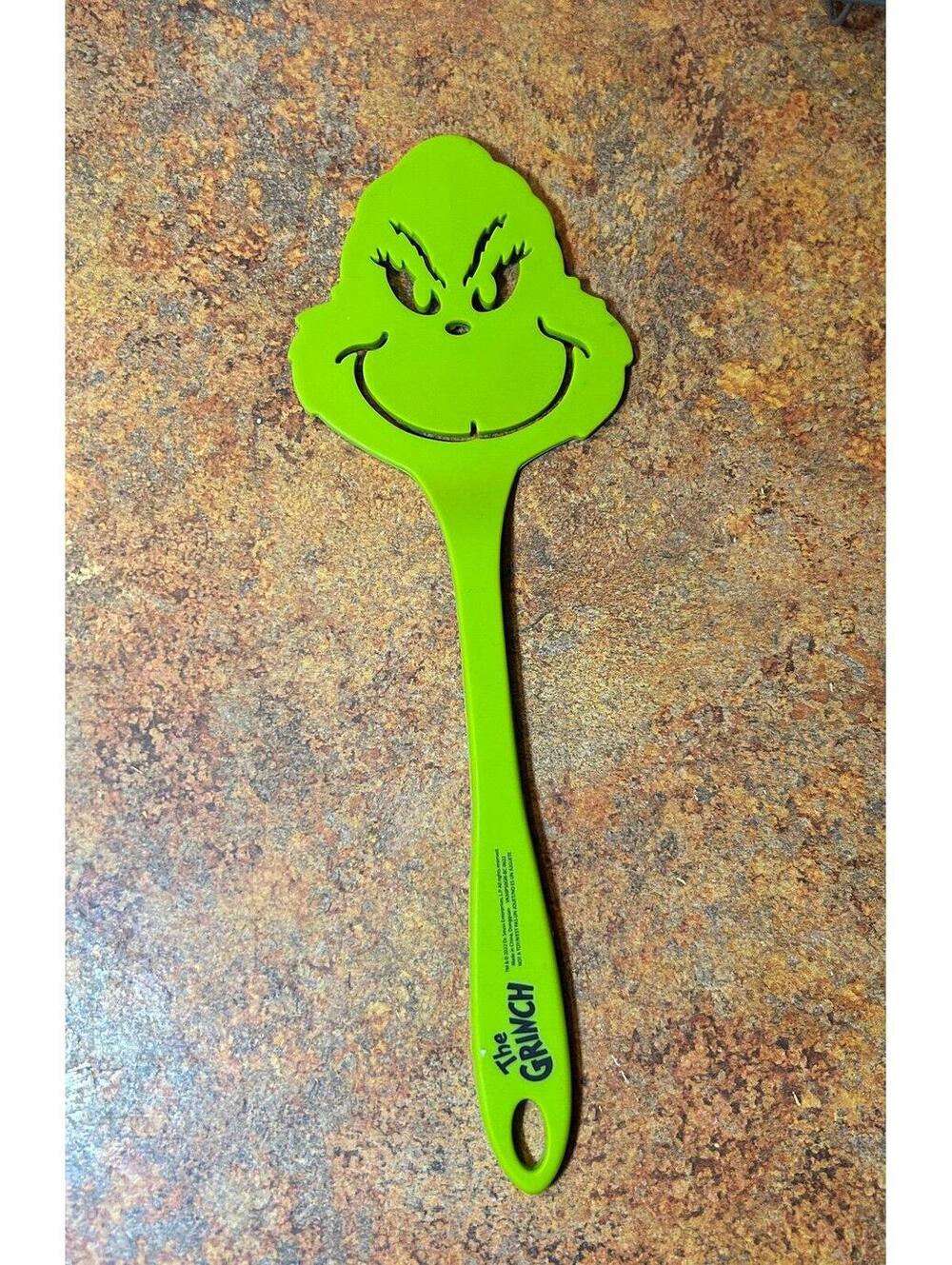 Grinch Spatula. Perfect for Christmas time